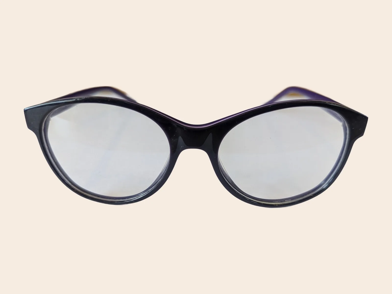 E14 · Oval, purple