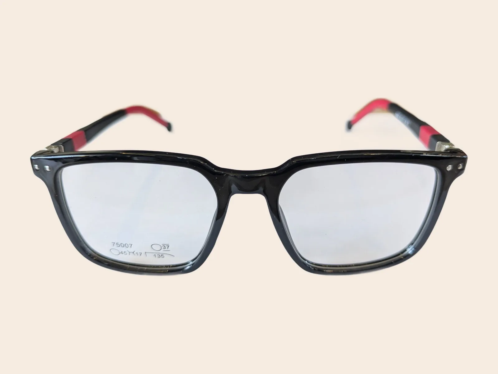 E18 · Rectangular, black and red