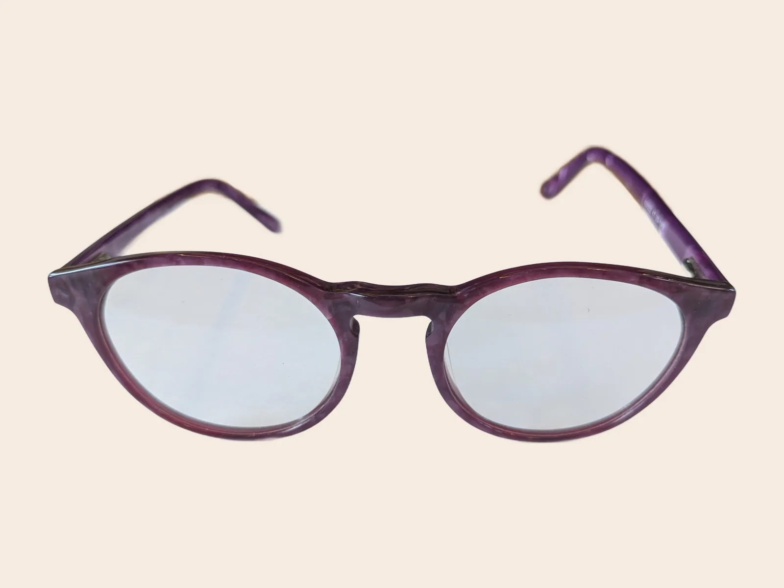 E19 · Oval, burgundy