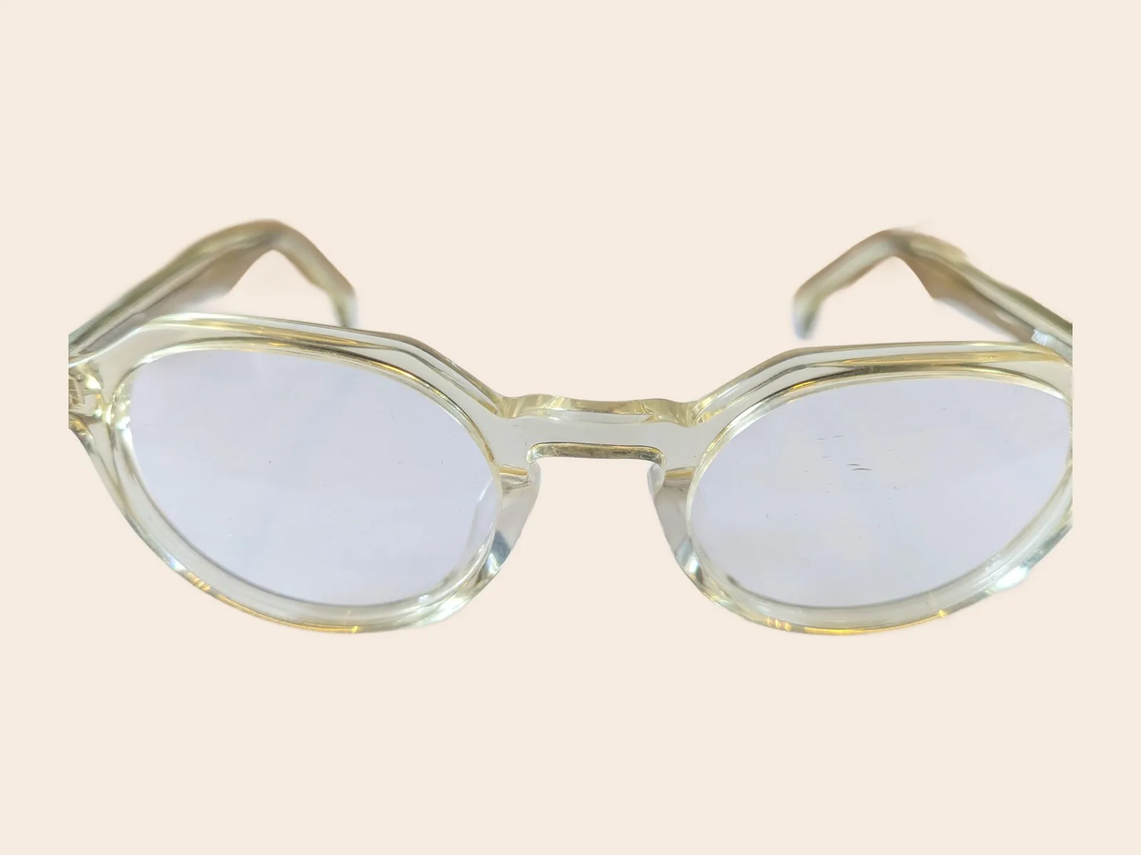 E27 · Oval, translucent