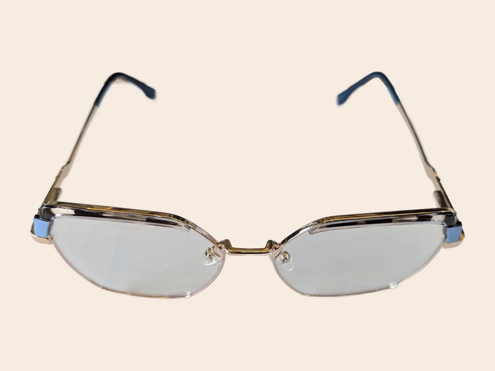F01 · Oval, gold