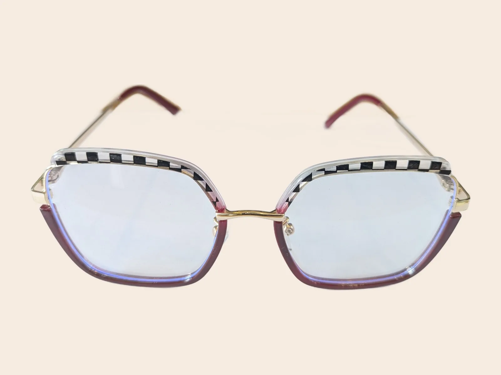 F21 · Square, black