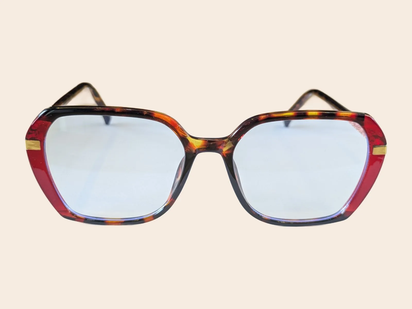 F40 · Square, red and tortoiseshell