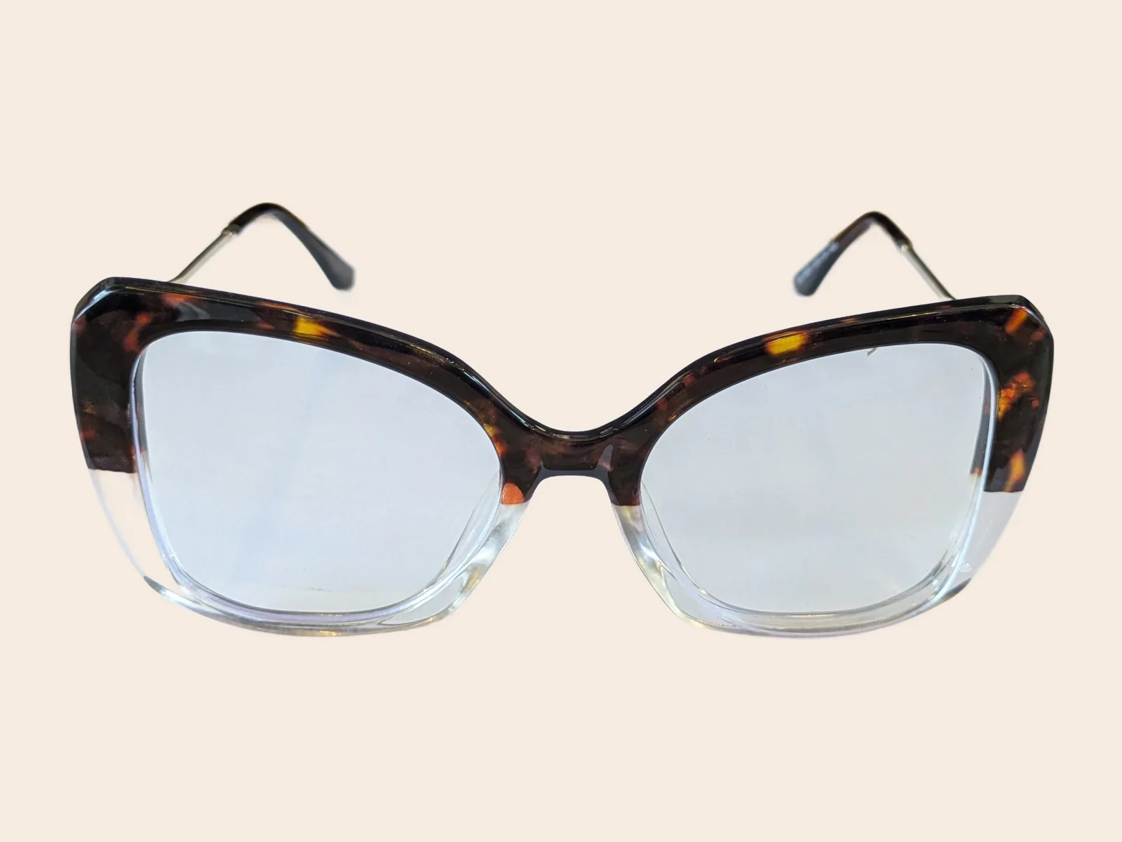 F59 · Square, coral and tortoiseshell