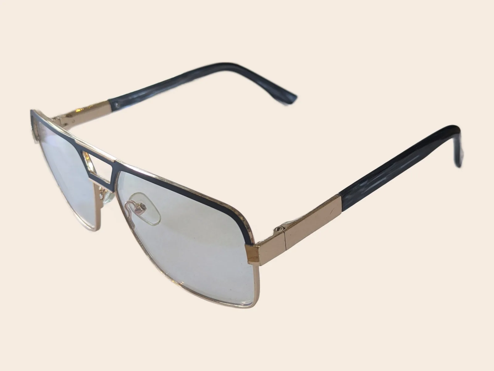 H08 · Double bridge aviator, black and gold